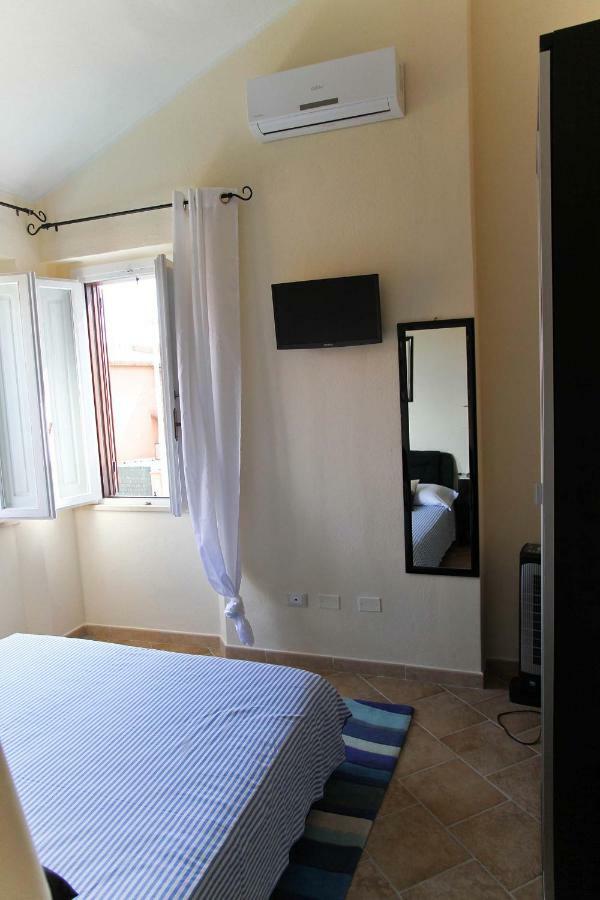 Los Flamingos Bed and Breakfast La Maddalena  Eksteriør billede